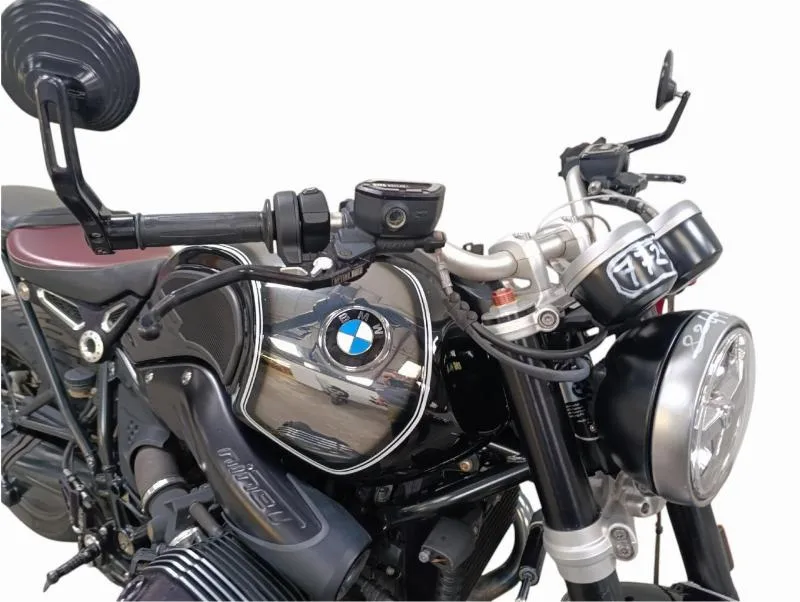 R NineT