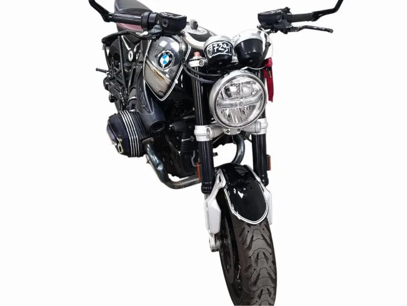 R NineT