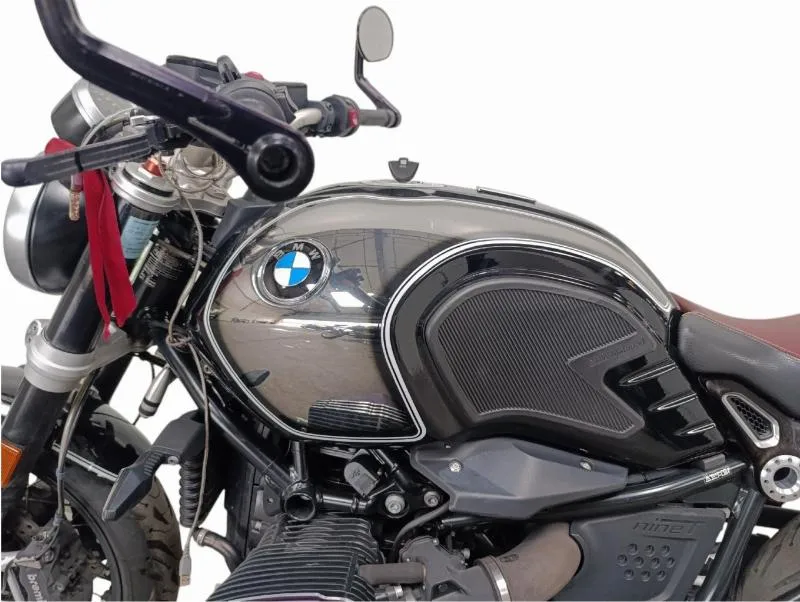 R NineT