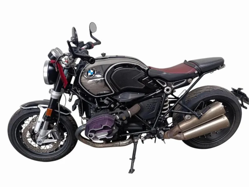 R NineT