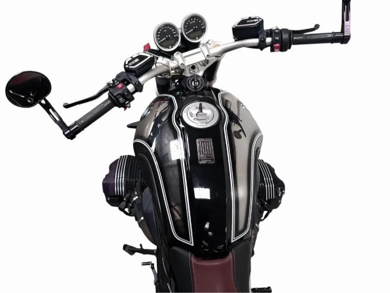 R NineT