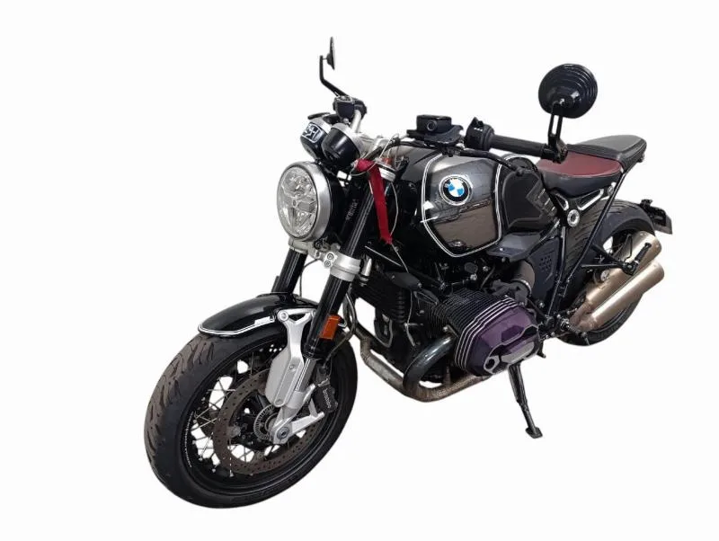 R NineT