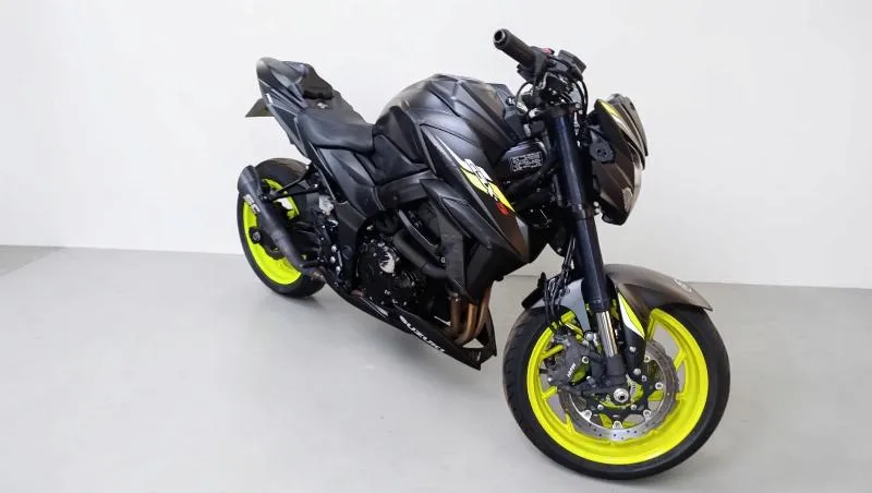 GSXS 750