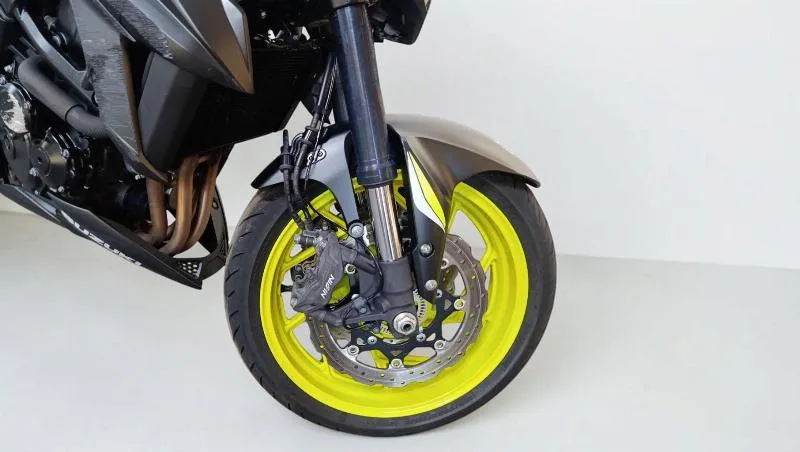GSXS 750