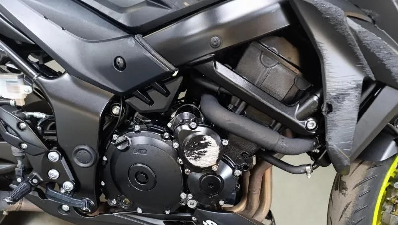 GSXS 750