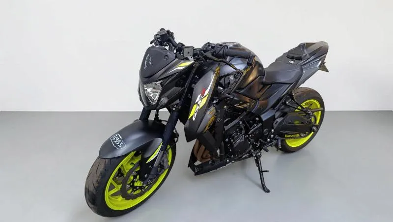 GSXS 750