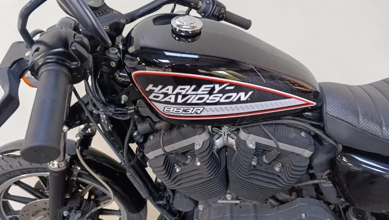 SPORTSTER 883
