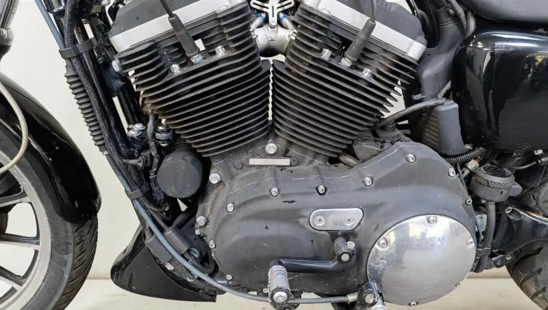 SPORTSTER 883
