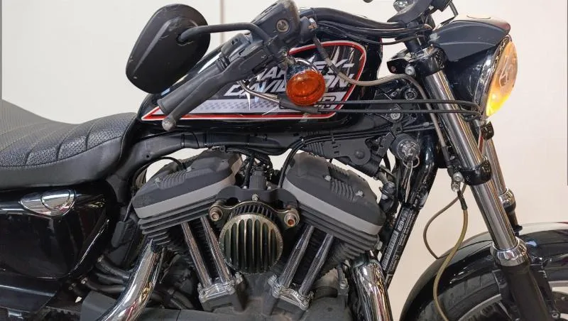 SPORTSTER 883