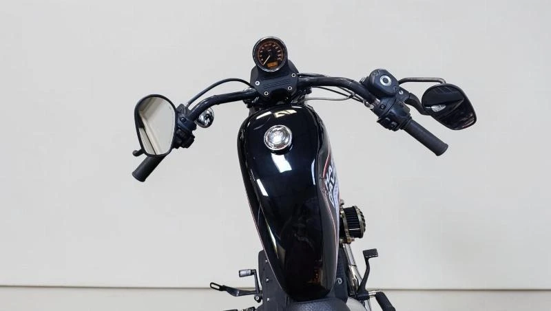 SPORTSTER 883