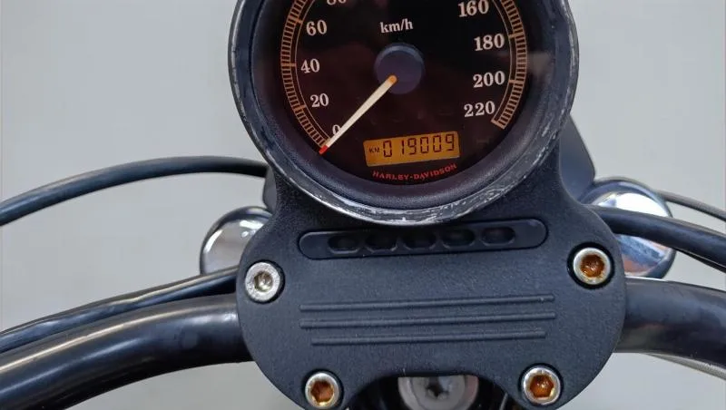 SPORTSTER 883