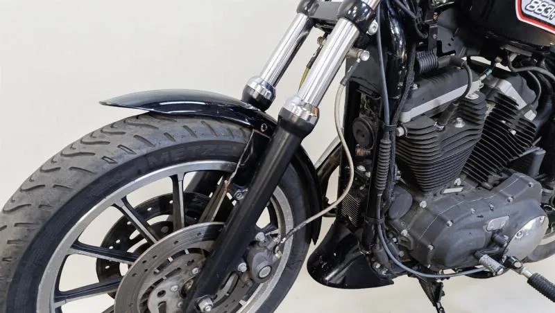 SPORTSTER 883