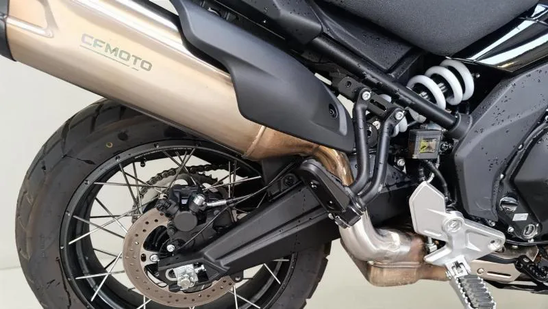 MT 700