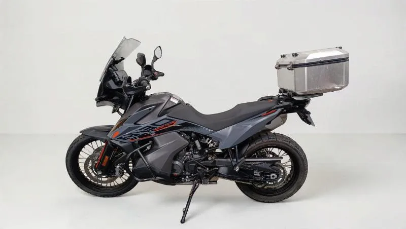 890 ADVENTURE