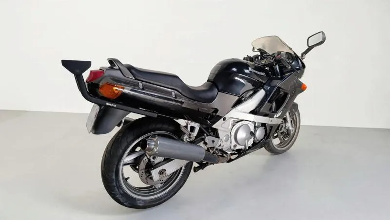 ZZR 600
