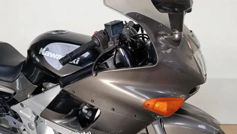 ZZR 600