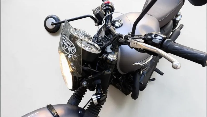 Bonneville Bobber 1200