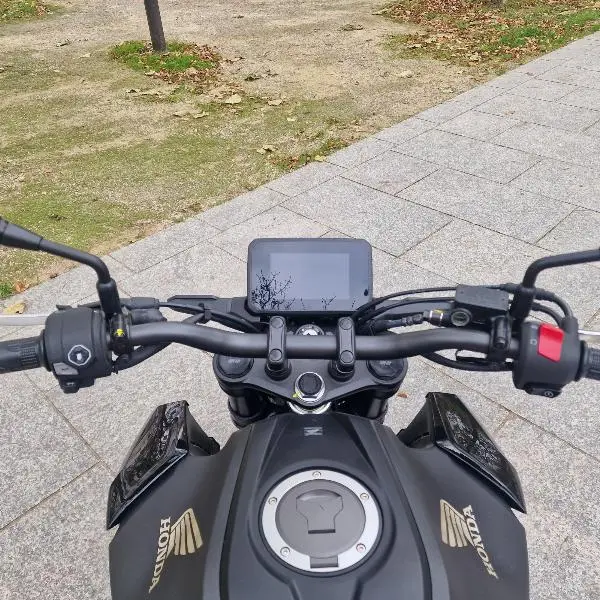 CB 125 R