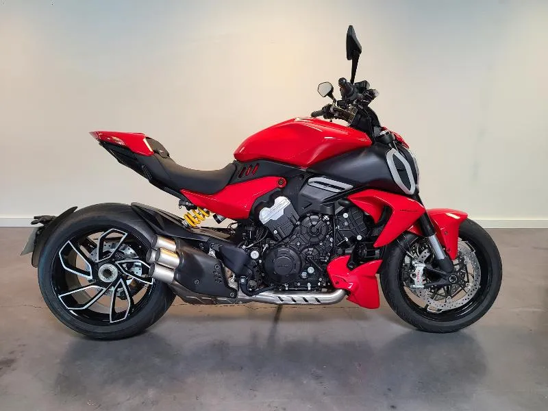 DIAVEL V4
