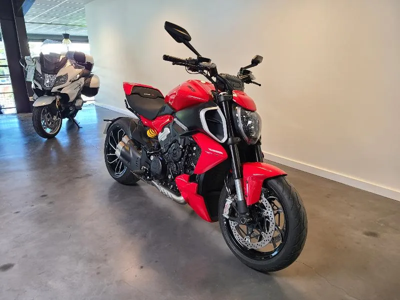 DIAVEL V4