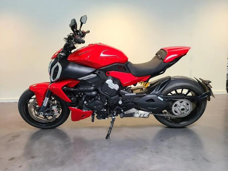 DIAVEL V4