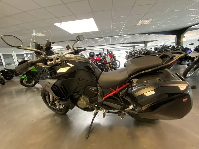 MULTISTRADA V4 S