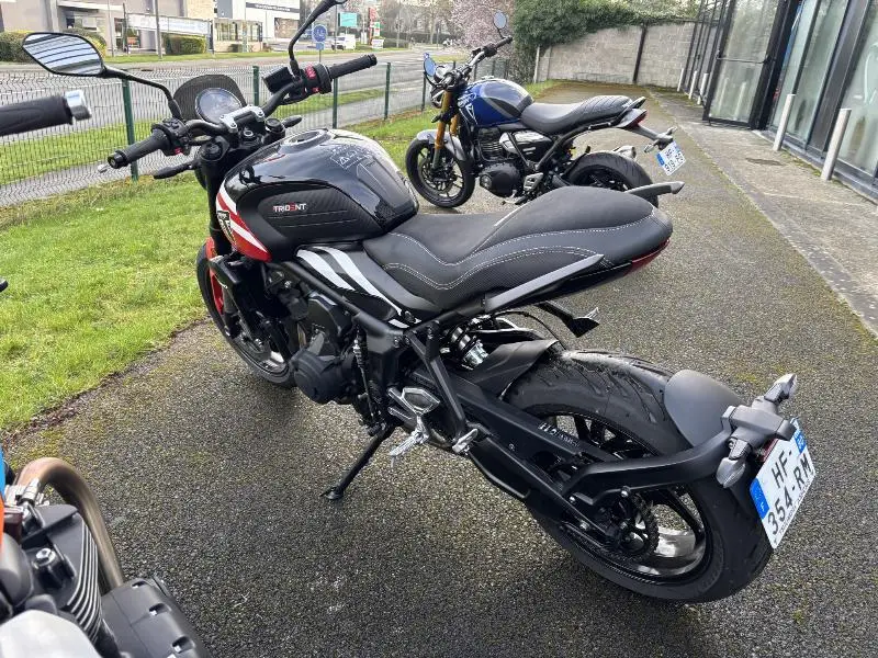 TRIDENT 660