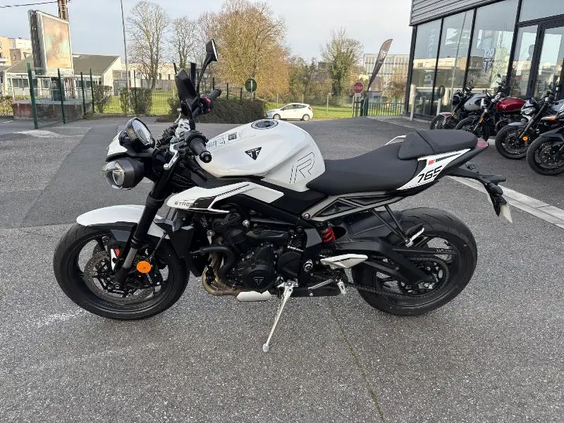 STREET TRIPLE 765 R A2 2025