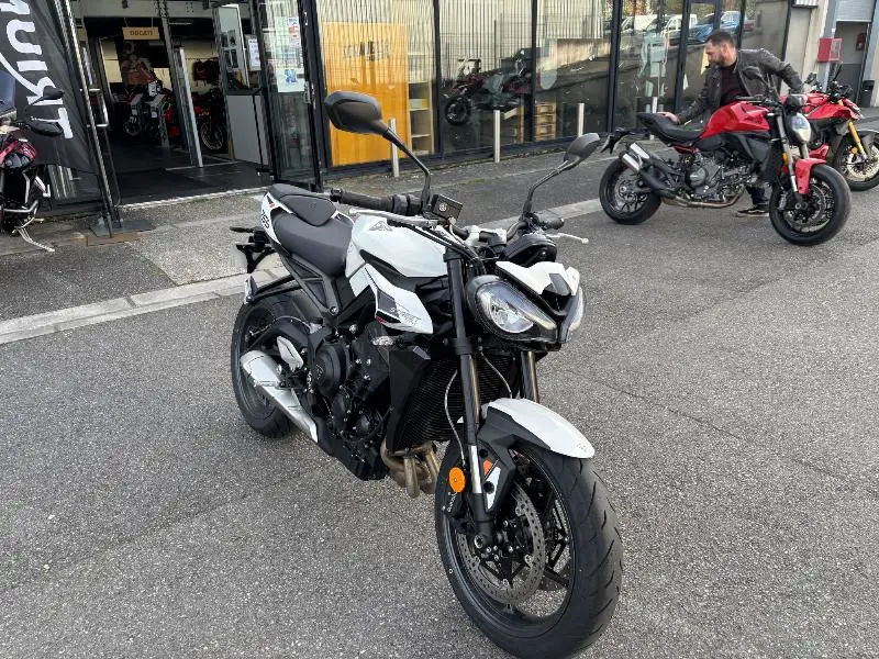 STREET TRIPLE 765 R A2