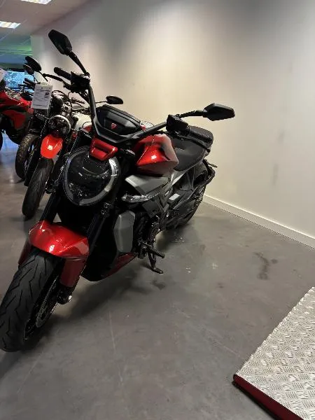 XDIAVEL S
