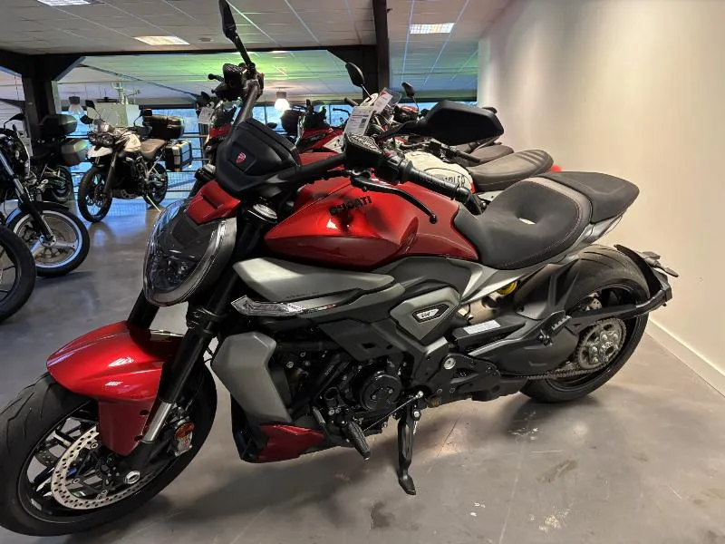 XDIAVEL S