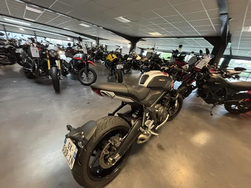 TRIDENT 660