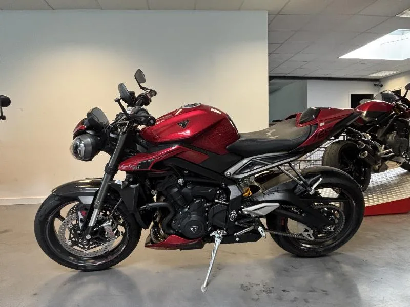 STREET TRIPLE 765 RS