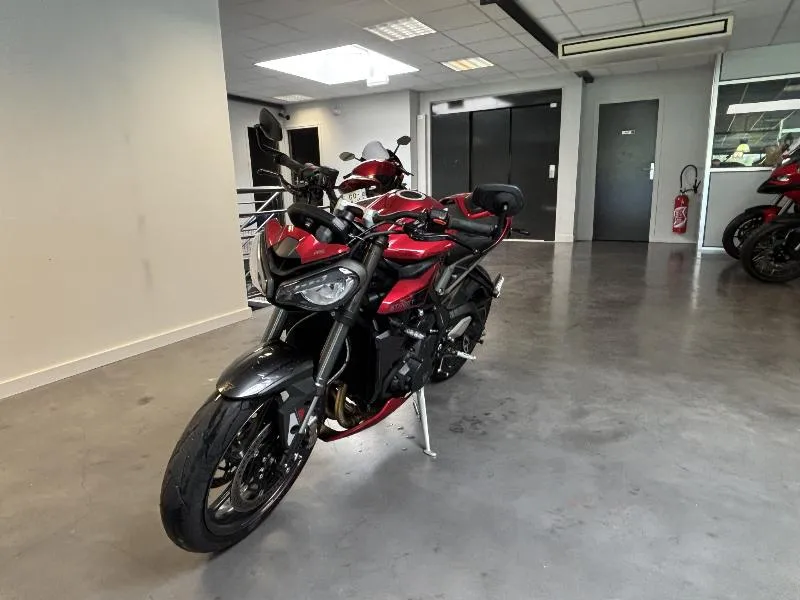 STREET TRIPLE 765 RS