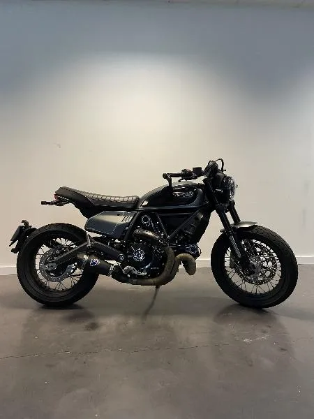 SCRAMBLER 800 NIGHTSHIFT