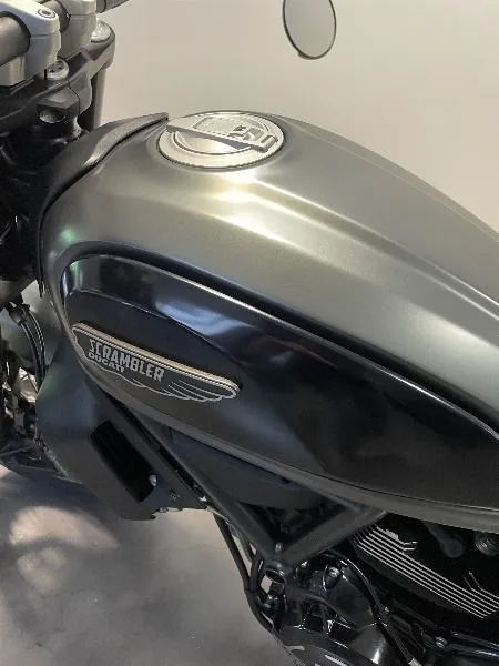SCRAMBLER 800 NIGHTSHIFT