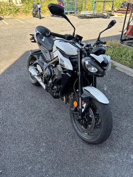 STREET TRIPLE 765 R