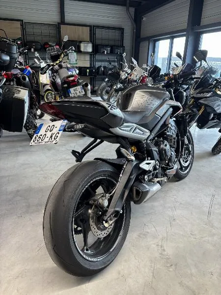 STREET TRIPLE 765 RS