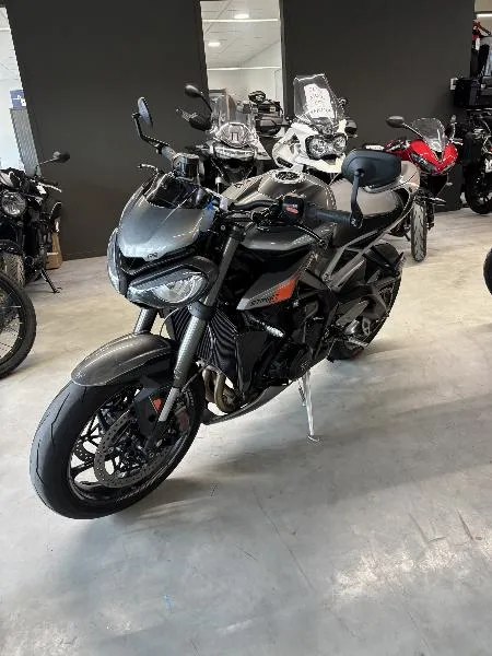 STREET TRIPLE 765 RS