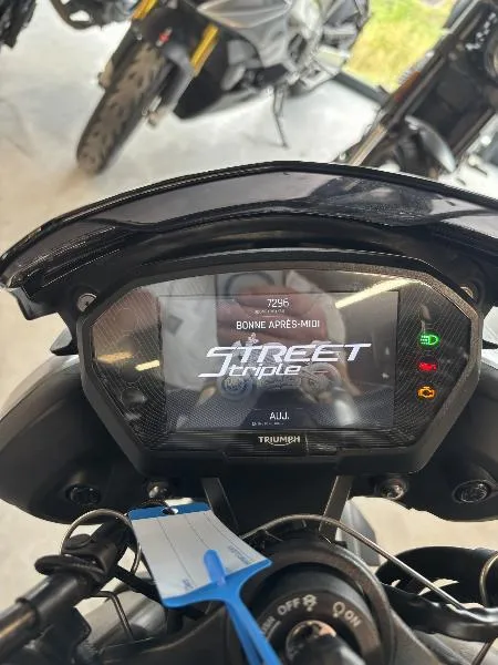 STREET TRIPLE 765 RS