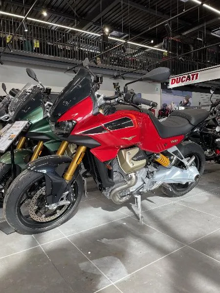 V100  MANDELLO