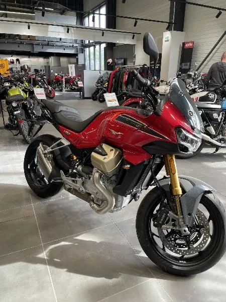 V100  MANDELLO