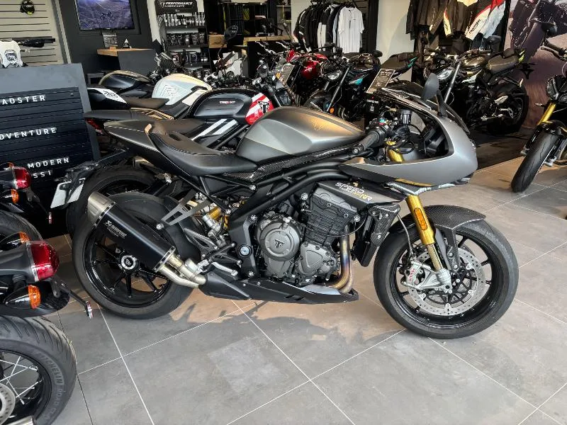 SPEED TRIPLE 1200 RR