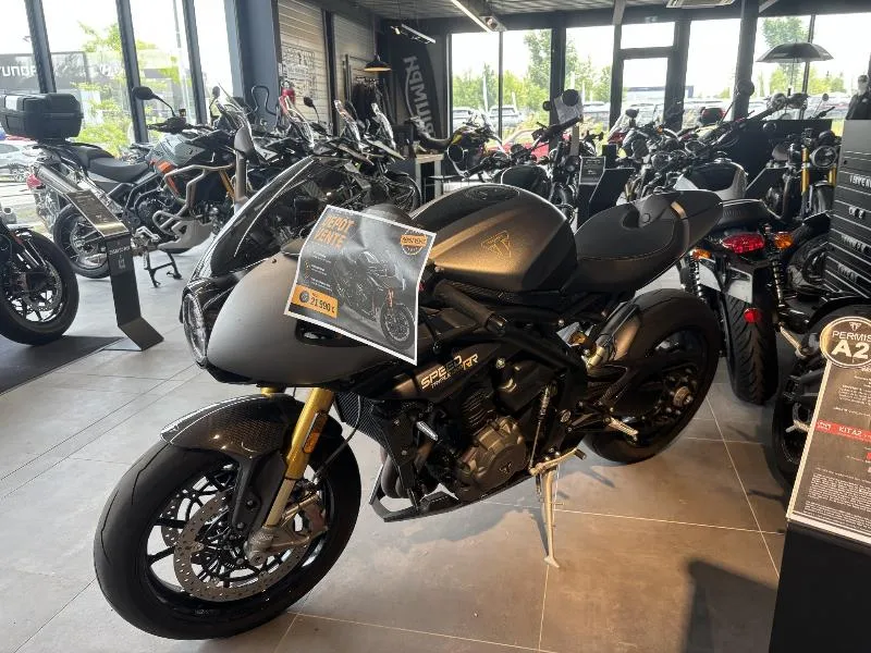 SPEED TRIPLE 1200 RR