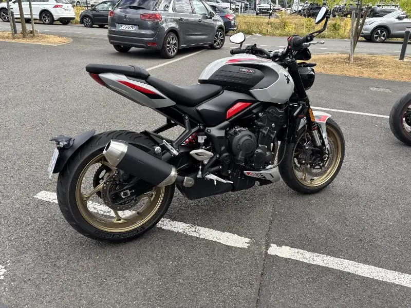 TRIDENT 800