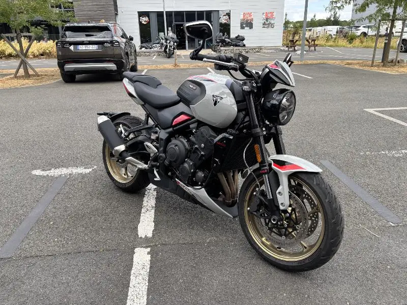 TRIDENT 800