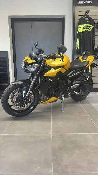 STREET TRIPLE 765 RS