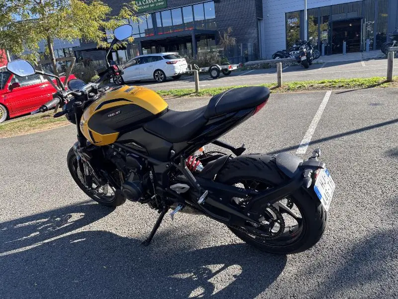TRIDENT 660