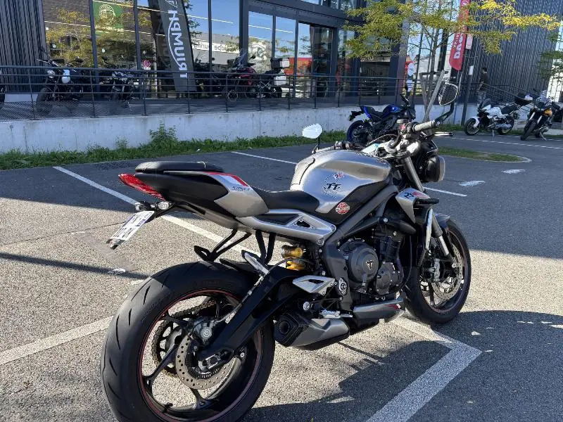 STREET TRIPLE 765 RS