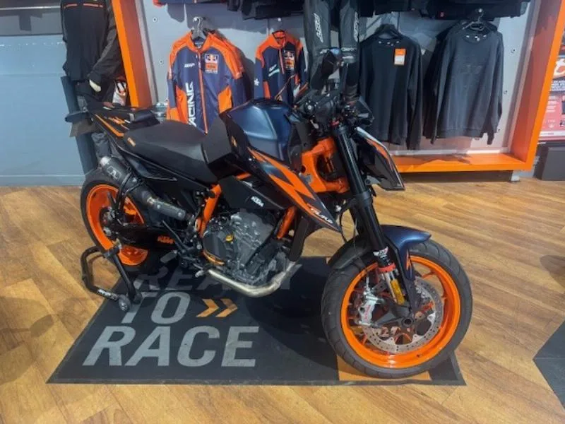890 DUKE R 2022